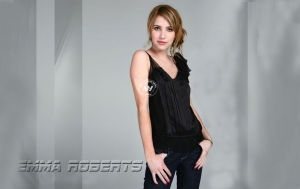 Emma Roberts Latest Hot Wallpapers